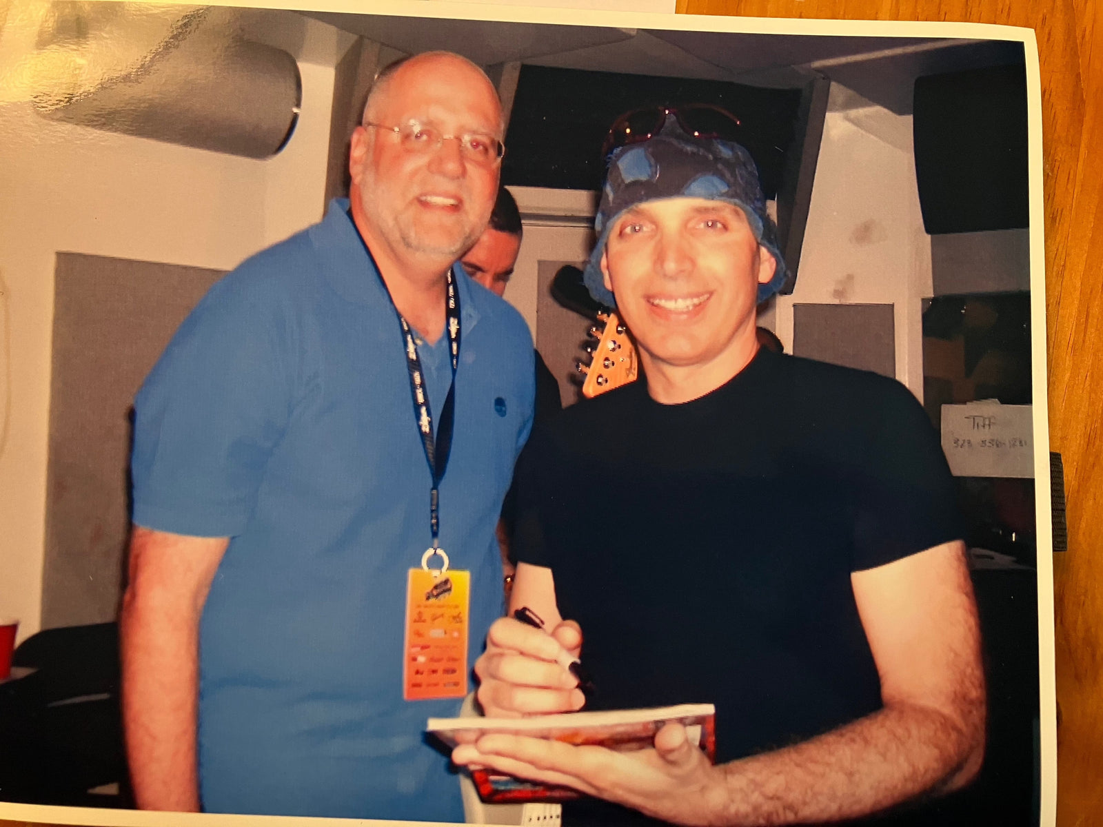 1999 Ibanez JS100 – Trans Red – Signed by Joe Satriani w/case 1999 Ibanez JS100 – Trans Red – Signed by Joe Satriani w/case