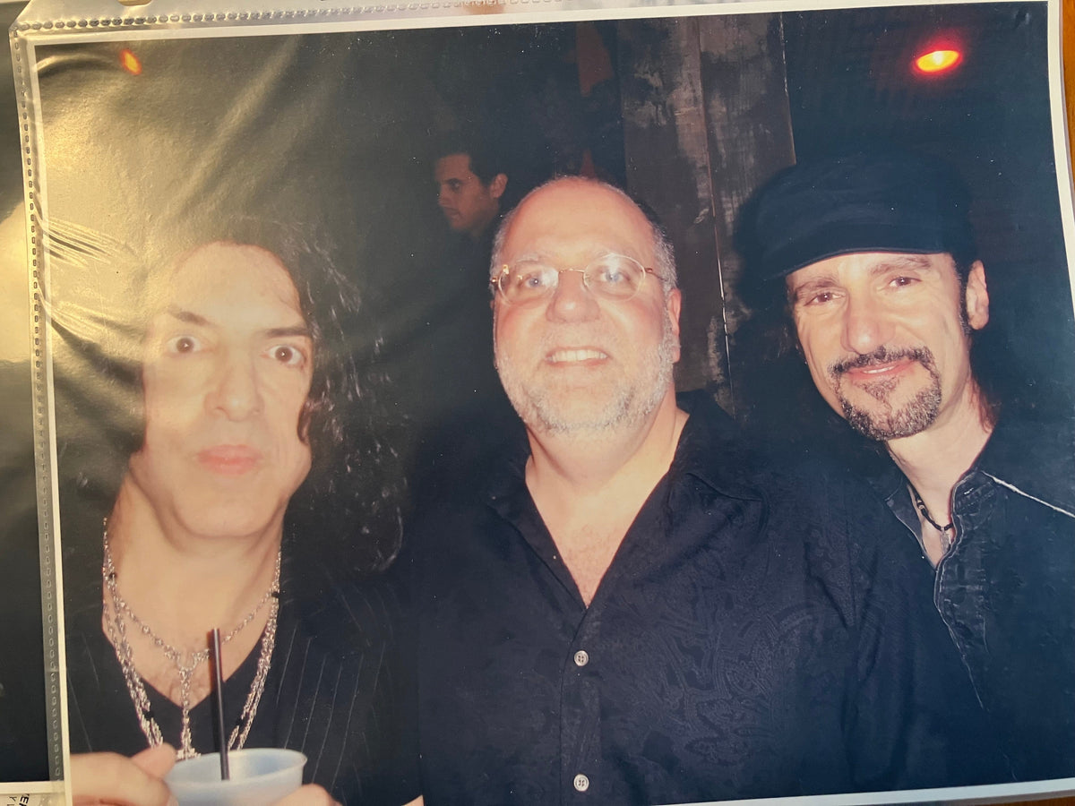 2006 Fender Stratocaster MIM Inca Silver – Signed by Rock Legends