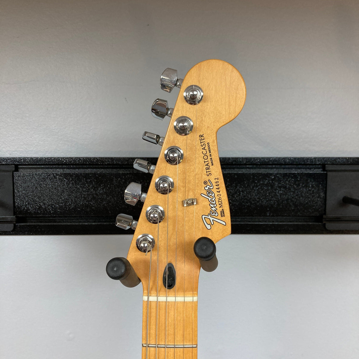 2006 Fender Stratocaster MIM Inca Silver – Signed by Rock Legends