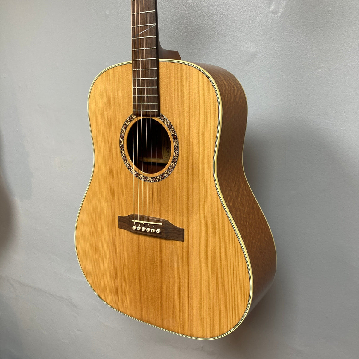 Alvarez YAIRI DY69 Acoustic Guitar