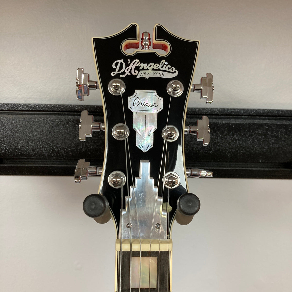 D'Angelico Mini DC Fiesta Red W/BAG / Consign /USED