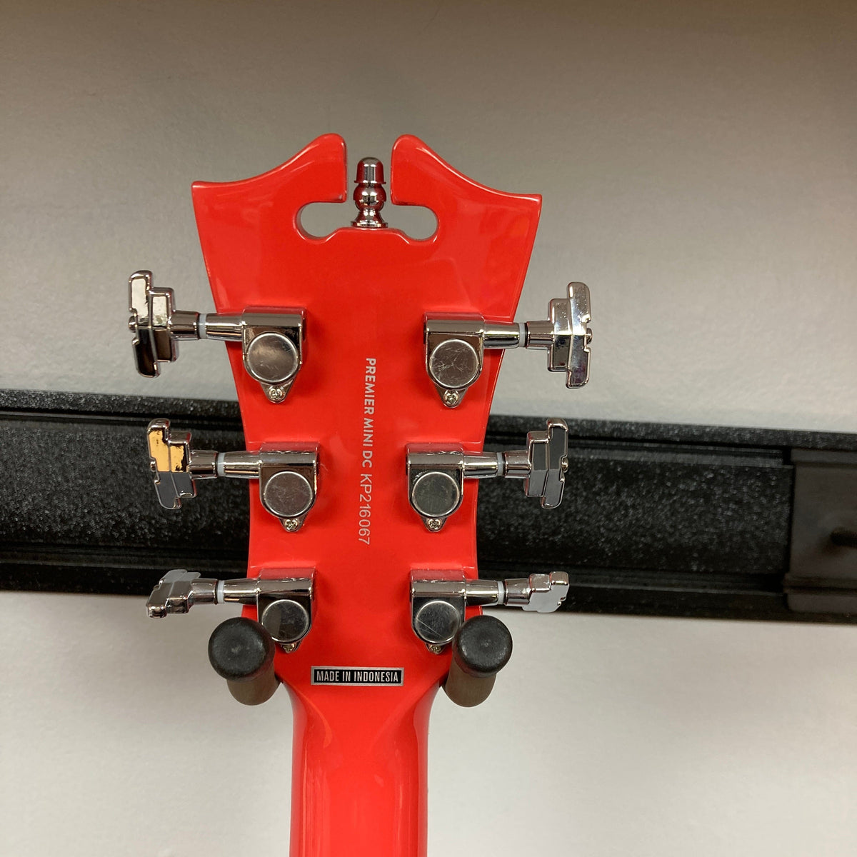 D'Angelico Mini DC Fiesta Red W/BAG / Consign /USED