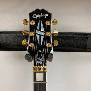Epiphone Alex Lifeson Les Paul Custom Axcess w/Case, featuring gold knobs, detailed craftsmanship, and powerful pickups for versatile musicians.