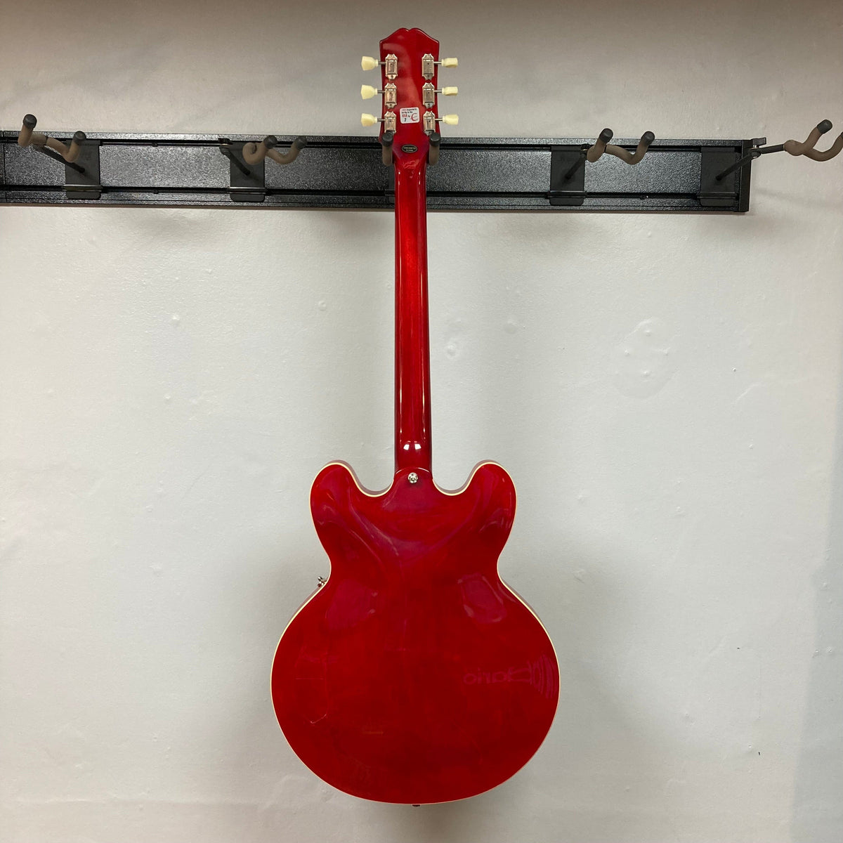 Epiphone ES-335 Semi-hollowbody Electric Guitar - Cherry, featuring Alnico Classic PRO™ Humbuckers and a layered maple body for versatile, soulful tones.