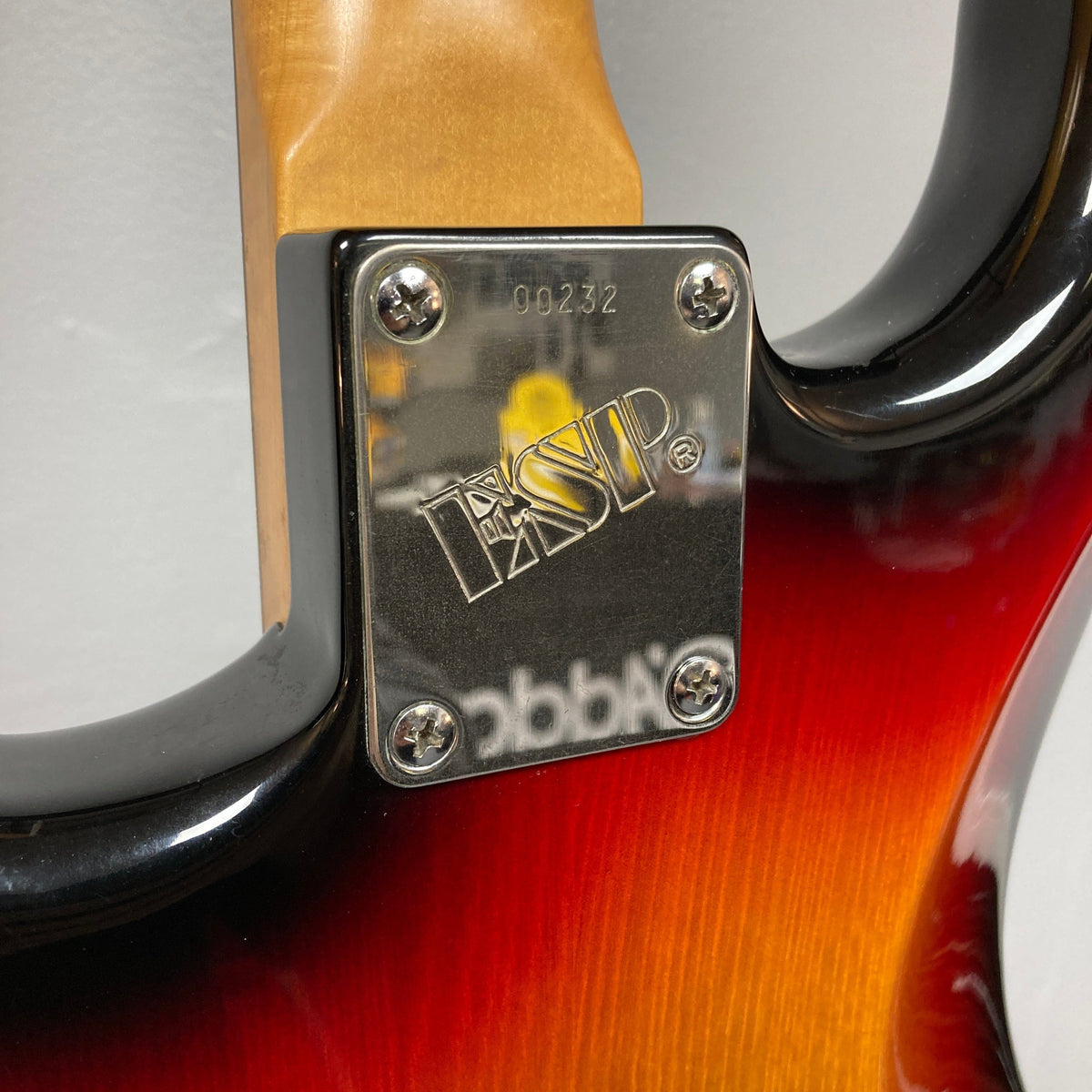 ESP Japan 400 Series Strat style w/Case Consign