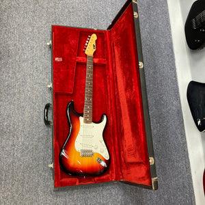 ESP Japan 400 Series Strat style w/Case Consign