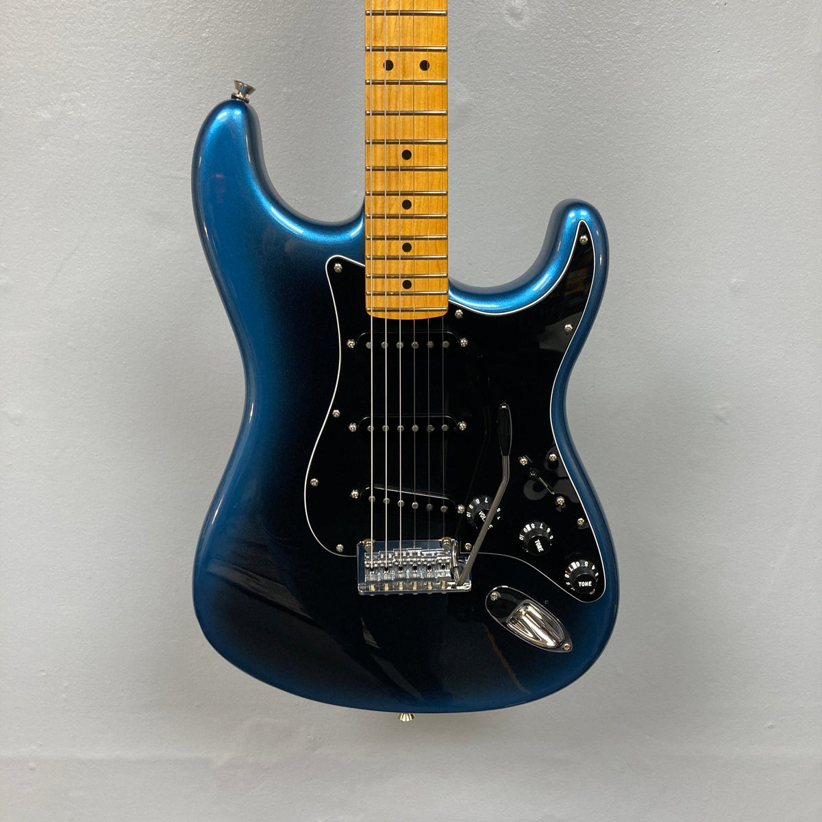 Fender American Professional II Stratocaster Dark Night w/Case Consign