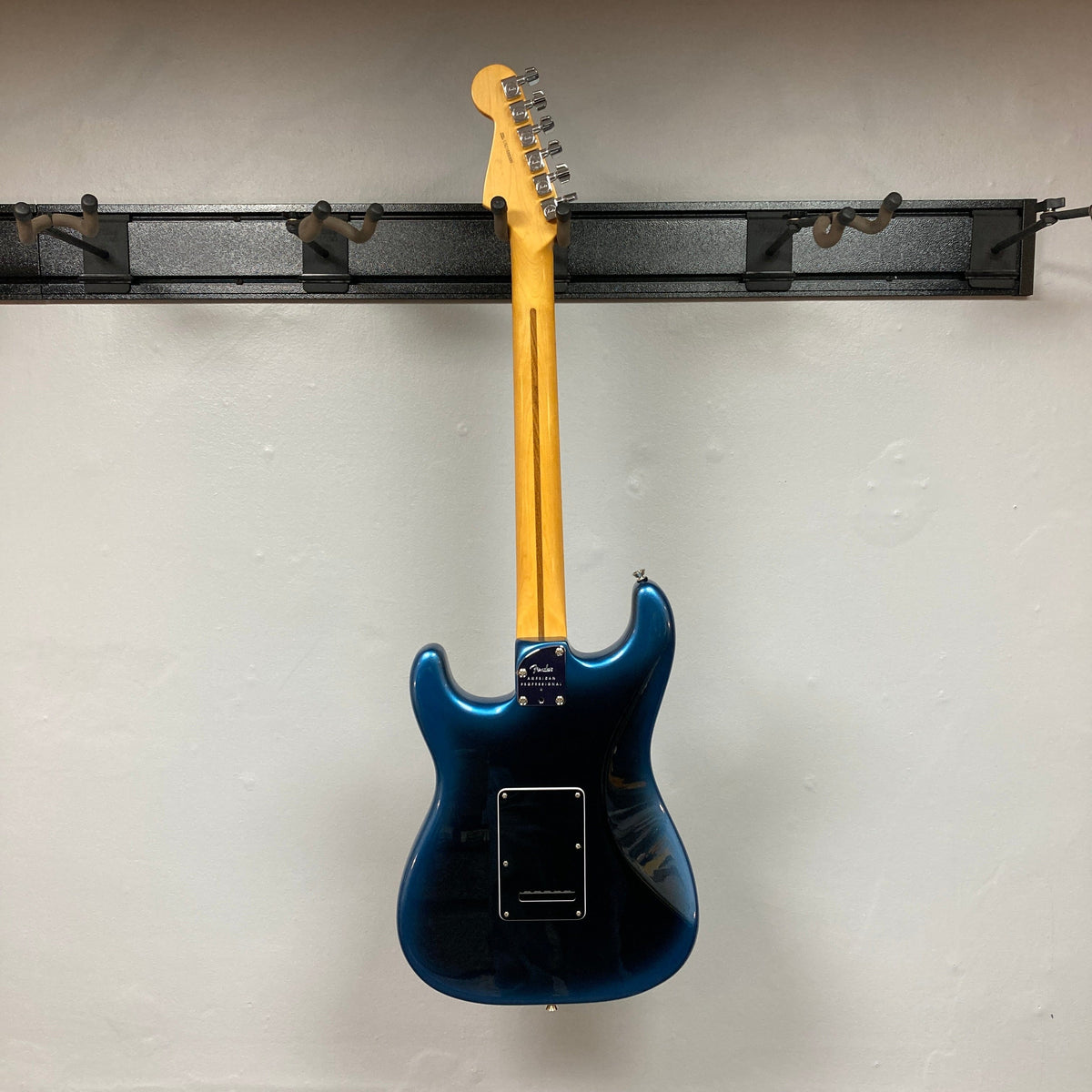 Fender American Professional II Stratocaster Dark Night w/Case Consign