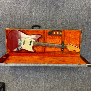 Fender Duo-Sonic II Dakota Red 1966 Vintage electric guitar in a case, showing minor blemishes and finish checking.