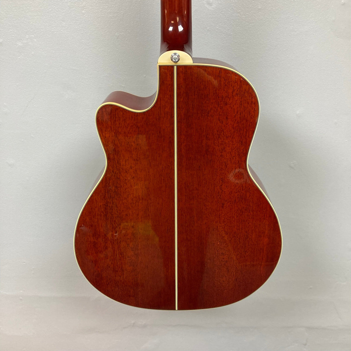 Fender FR-50CE Resonator Sunburst Used, close-up of guitar body, showcasing the resonator cone and spider bridge for iconic blues tones.