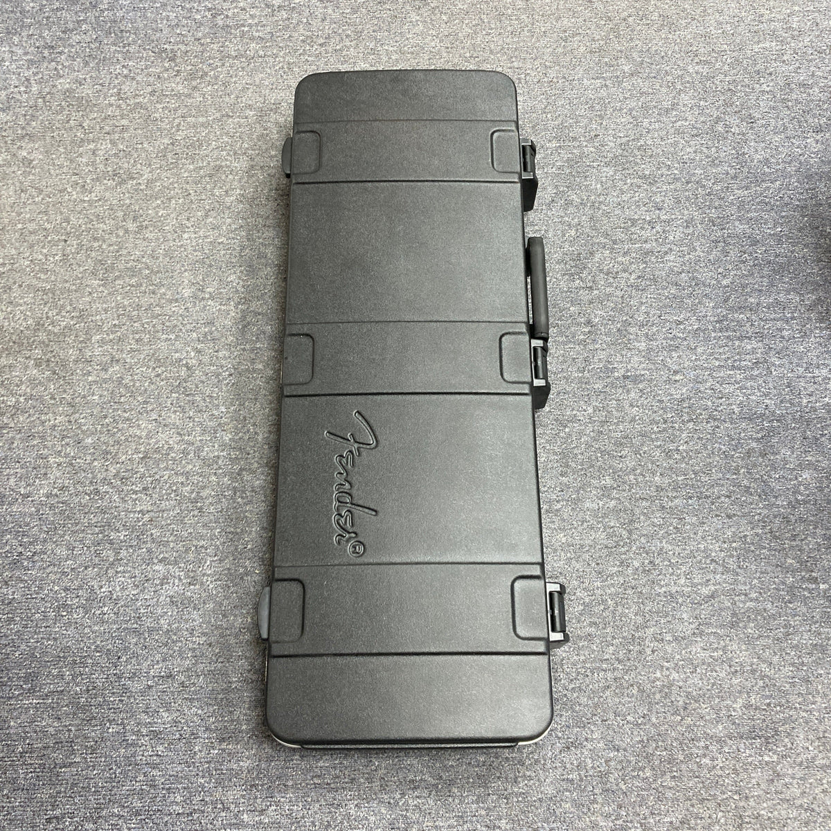 Fender MIJ Aerodyne Stratocaster Signed by 9 Rock Legends – Rock & Roll Fantasy Camp 2007