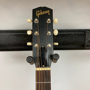 Gibson B-15 1967 - 1969 Natural, close-up of guitar head with pegs, showing vintage wear.