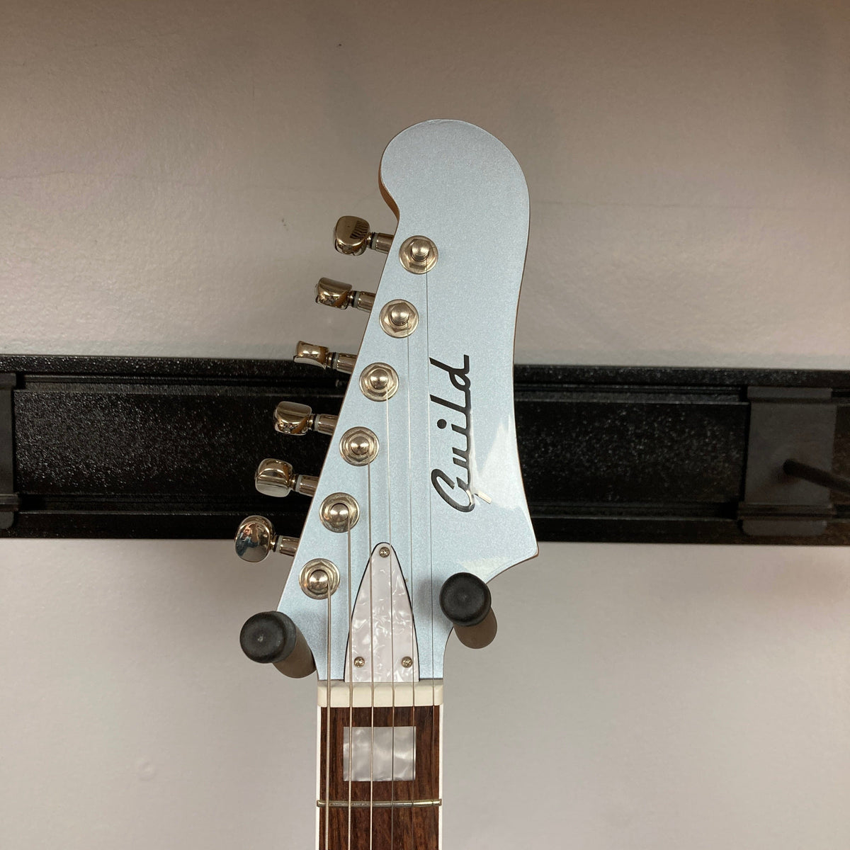 Guild Surfliner Deluxe Glacier Blue Metallic Refurb