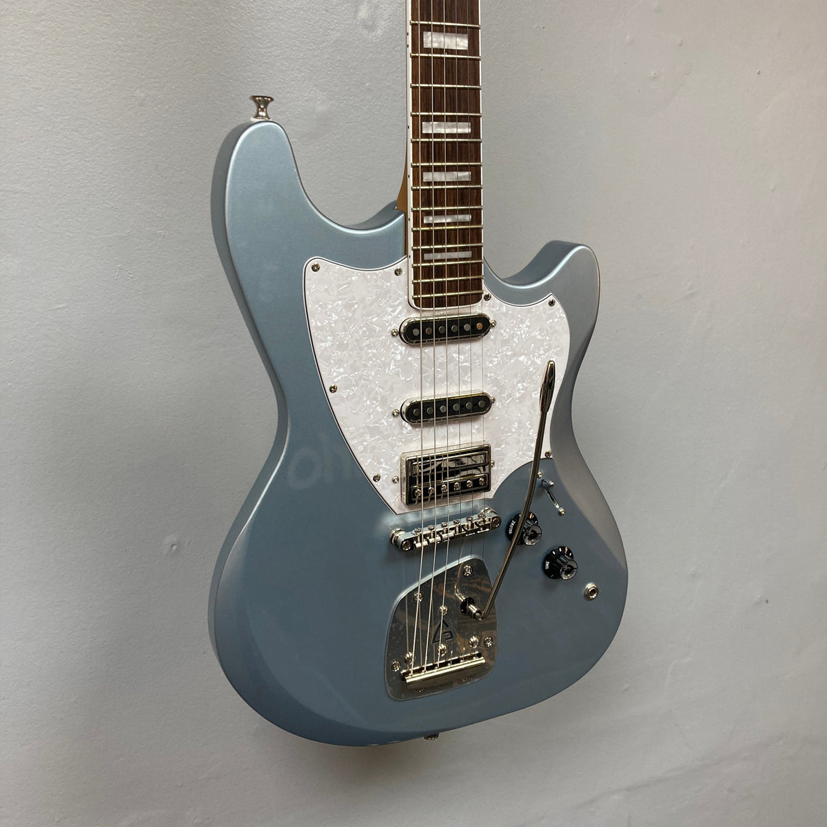Guild Surfliner Deluxe Glacier Blue Metallic Refurb