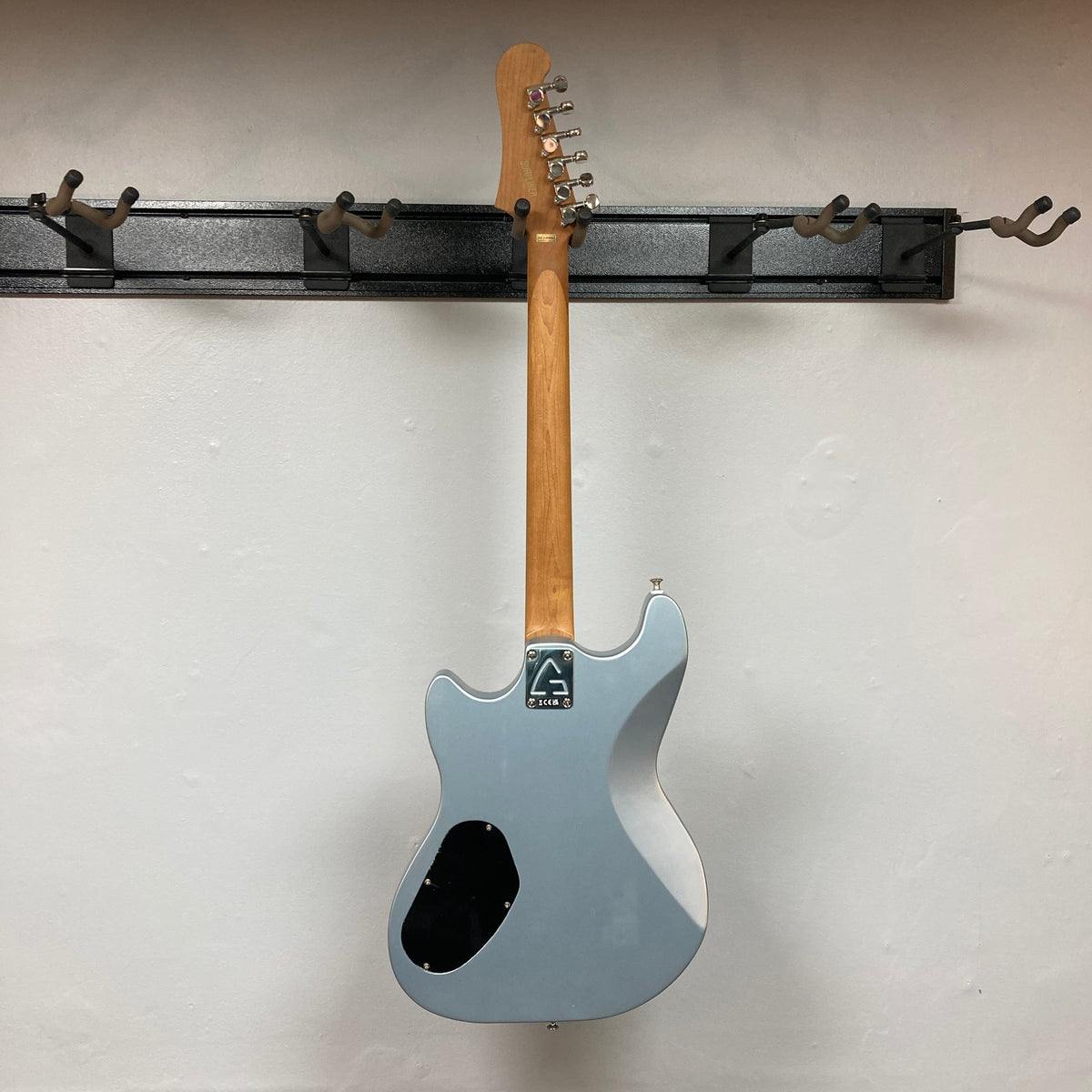 Guild Surfliner Deluxe Glacier Blue Metallic Refurb