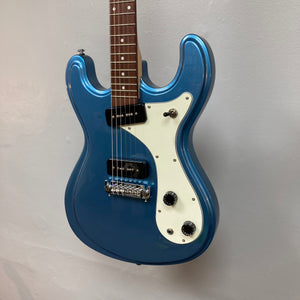 Harley Benton MR-Classic Vintage Series Metallic Blue Gloss Electric Guitar, featuring ergonomic neck and high-output pickups, ideal for aspiring and seasoned musicians.
