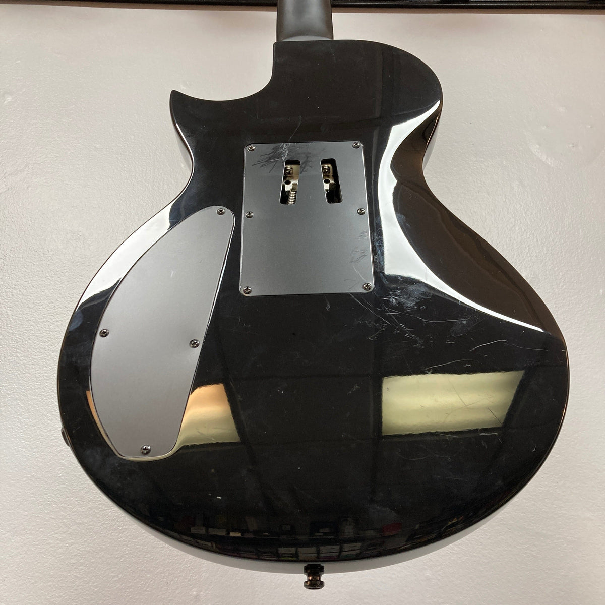 Kramer Assault 220 FR Black w/Case Used Consign