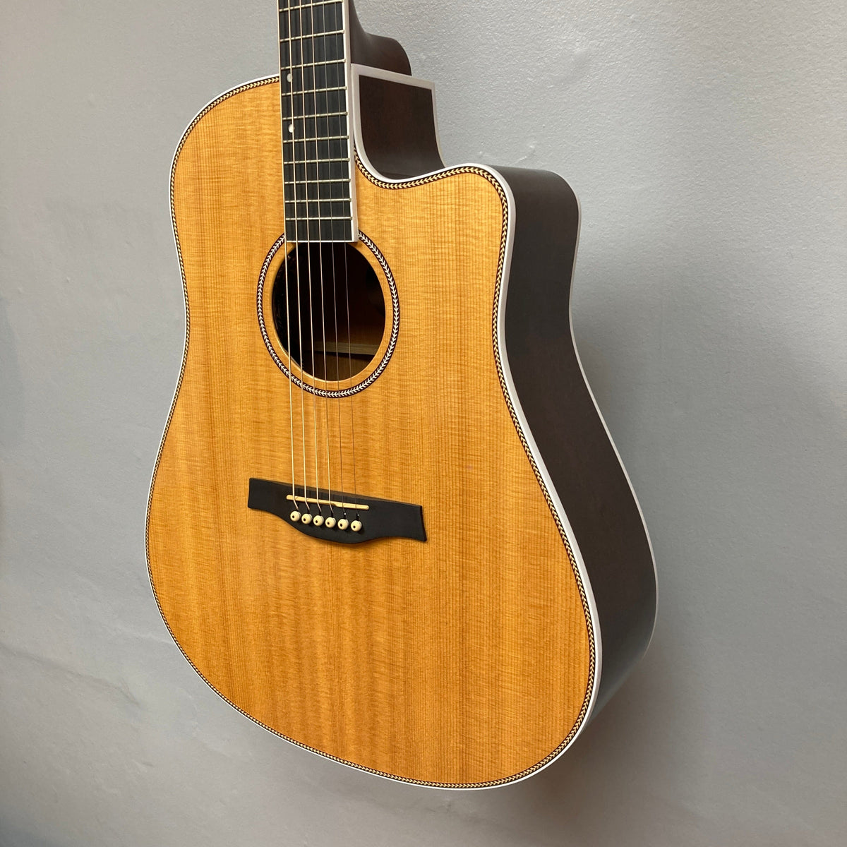Seagull Artist Mosaic CW HG EQ Used w/Case