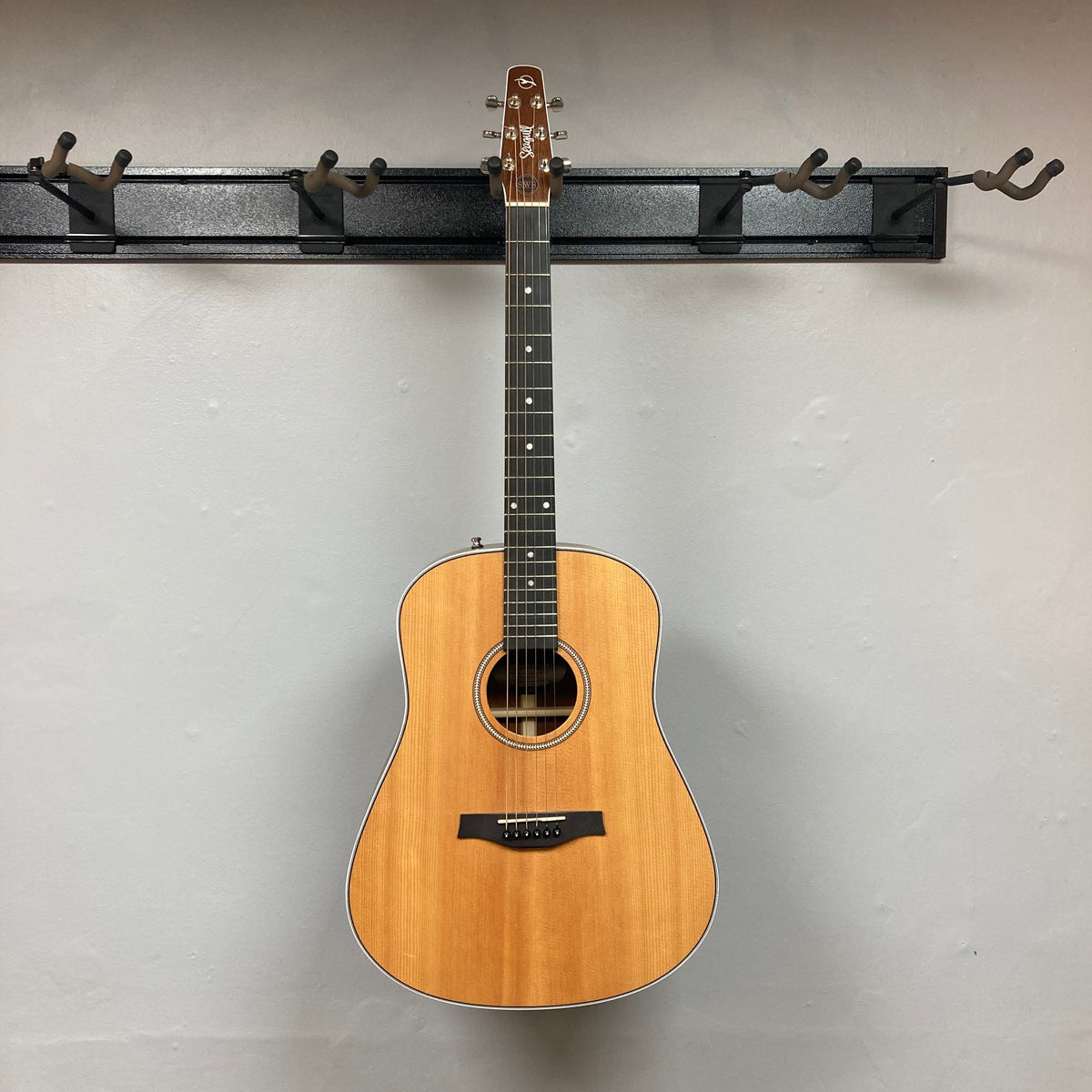 Seagull Maritime SWS Natural SG Acoustic/Electric Guitar w/Stagg Hard Case consign/used