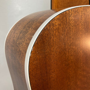 Seagull Maritime SWS Natural SG Acoustic/Electric Guitar w/Stagg Hard Case consign/used