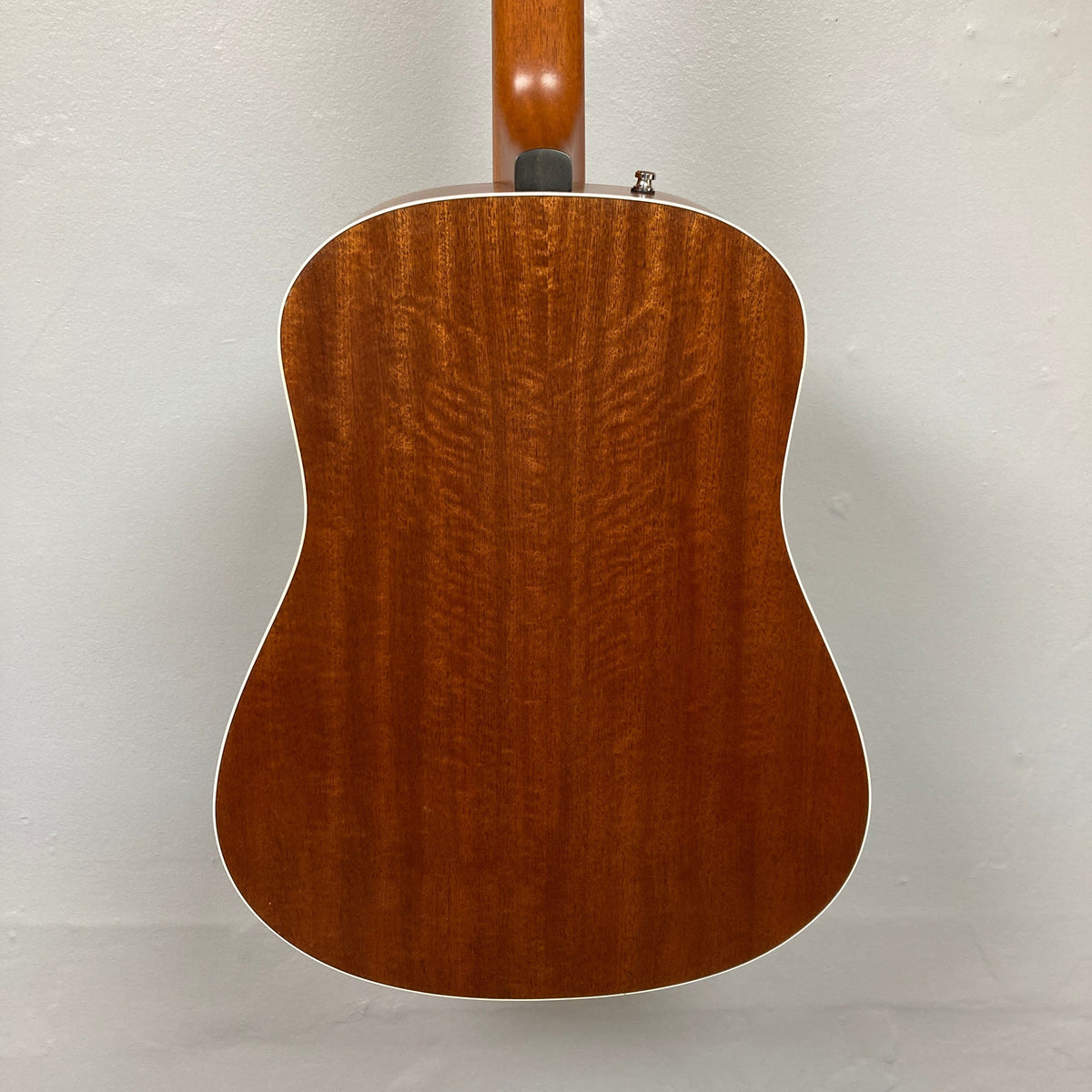 Seagull Maritime SWS Natural SG Acoustic/Electric Guitar w/Stagg Hard Case consign/used