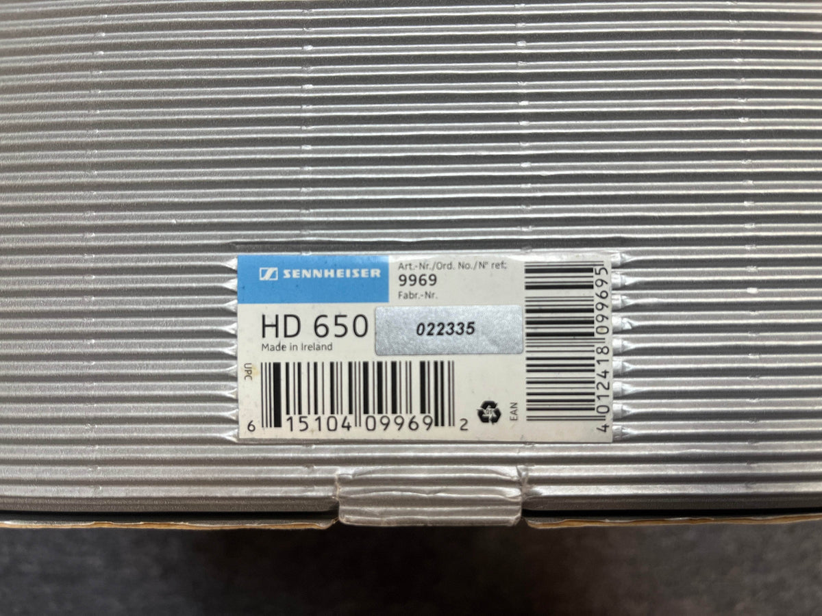 Sennheiser HD 650 box label showing UPC and serial number