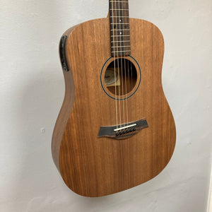Taylor BBTe Big Baby Walnut w/bag USED