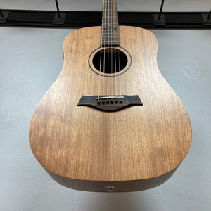 Taylor BBTe Big Baby Walnut w/bag USED