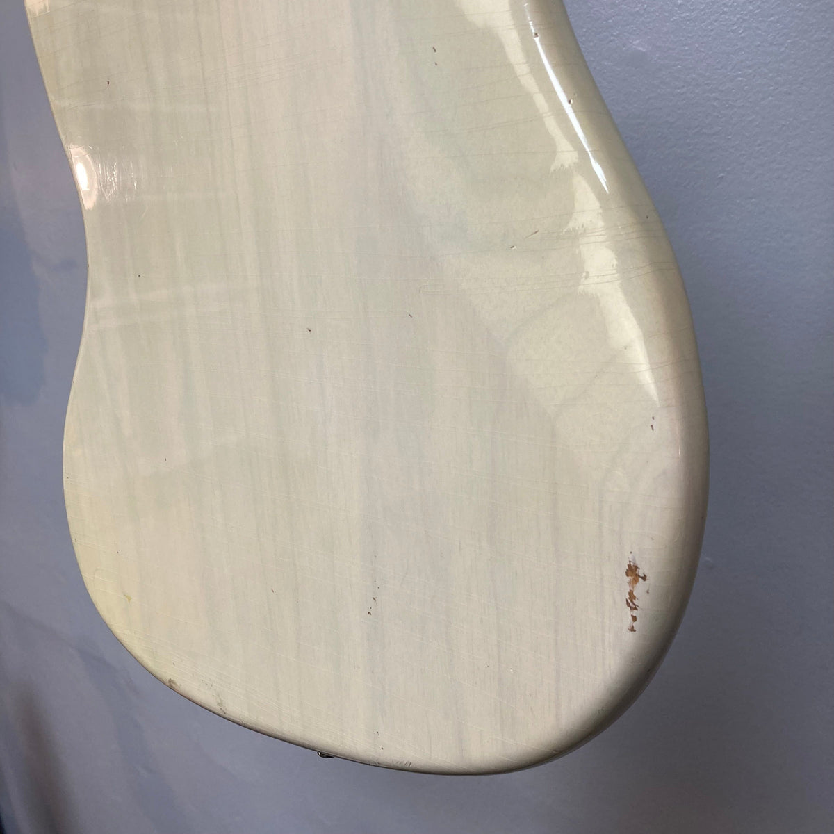 TopHat 59 Jazzavarius Blonde See Through Relic guitar with chipped paint, lightweight ash body, gold guard, upgraded pickups, and vintage-style maple neck.