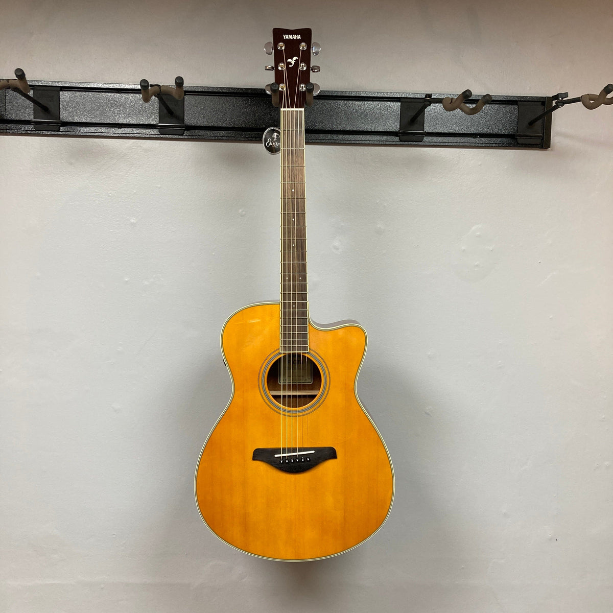 Yamaha Vintage Tint FS Cutaway Transacoustic Guitar