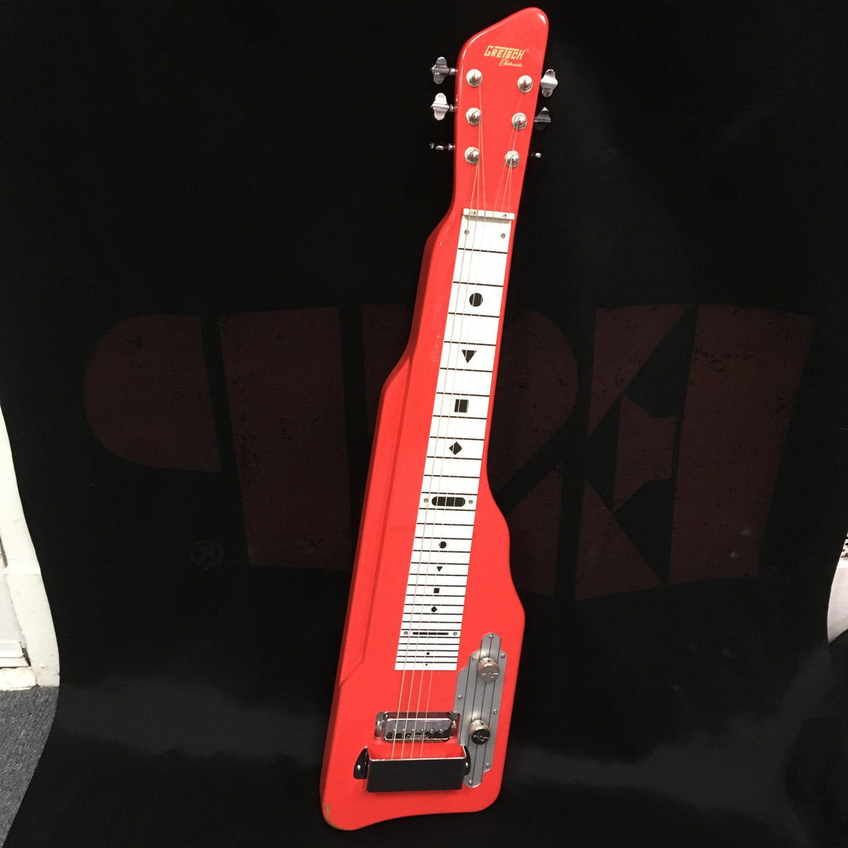 Gretsch G5700 Electromatic Lap Steel Refurb with chrome details and 28-fret fingerboard, professionally set up for optimal play and sound quality.
