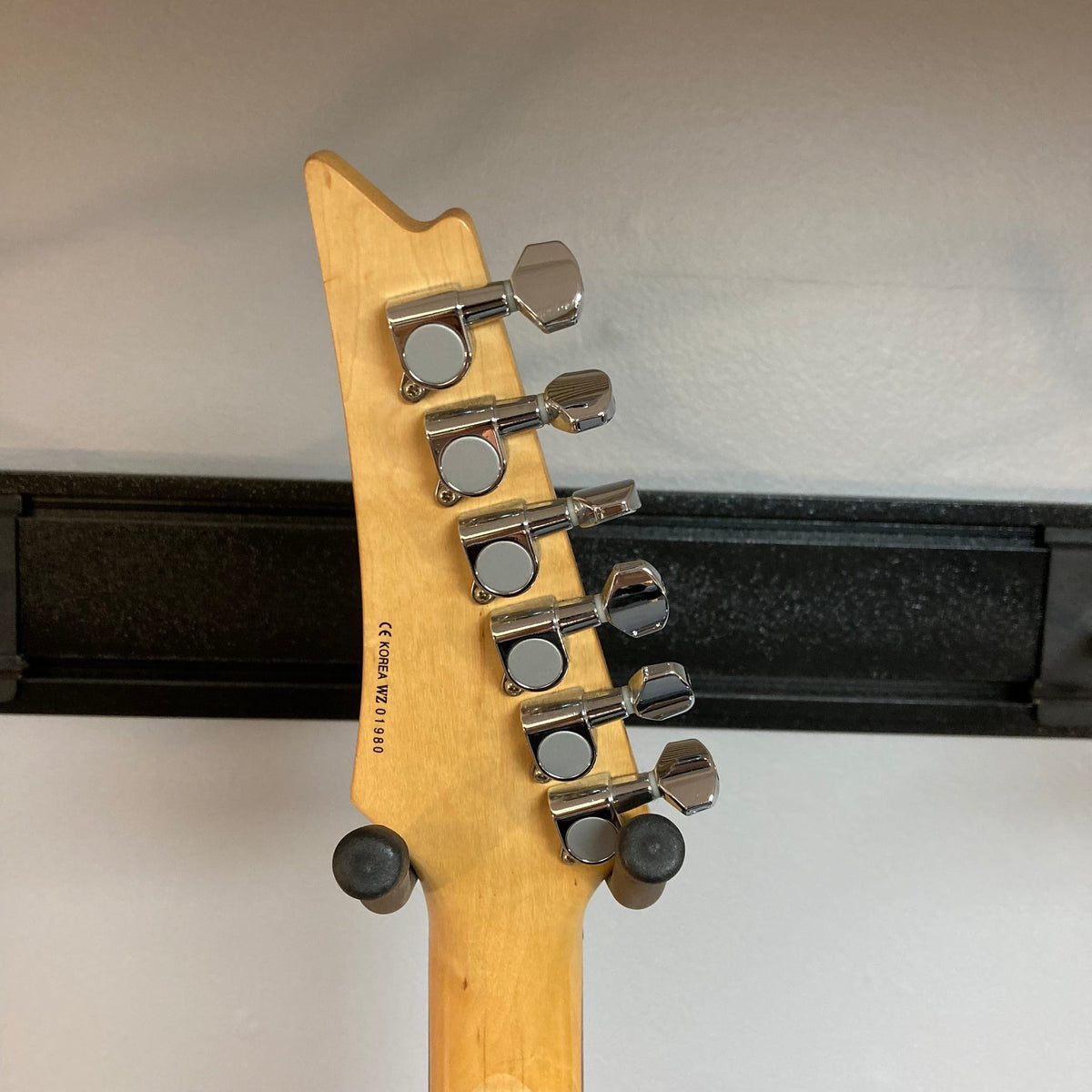 Ibanez SA Series Quilt Maple Amber Used Guitars on Main