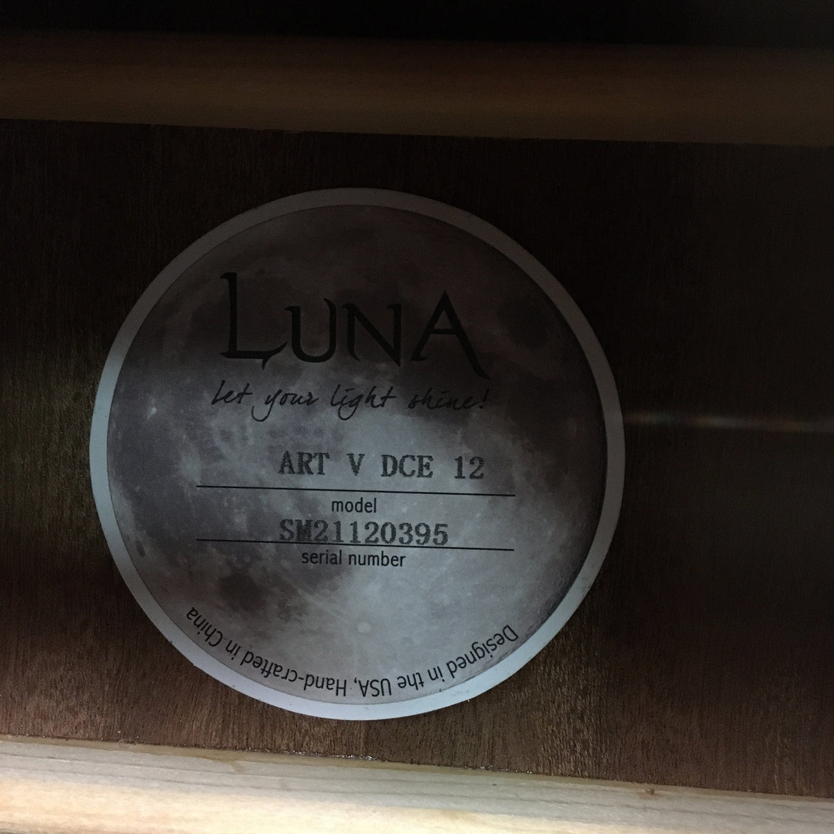 Luna Art Vintage Dreadnought 12 String Cutaway A/E -...