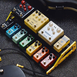 NUX Bumblebee-M Pedal Board w/Bag showcasing customizable platforms and efficient board space for guitar effects pedals.