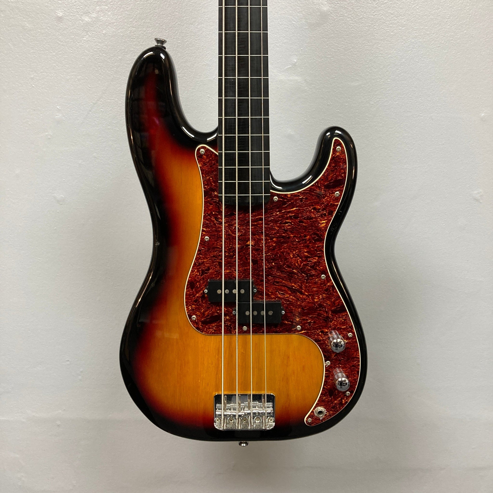 2015 Squier Vintage Modified Fretless Precision Bass