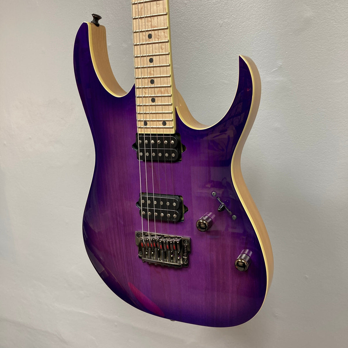 2022 Ibanez RG652AHMFXRPB RG Prestige Royal Plum Burst w/Gator gigbag