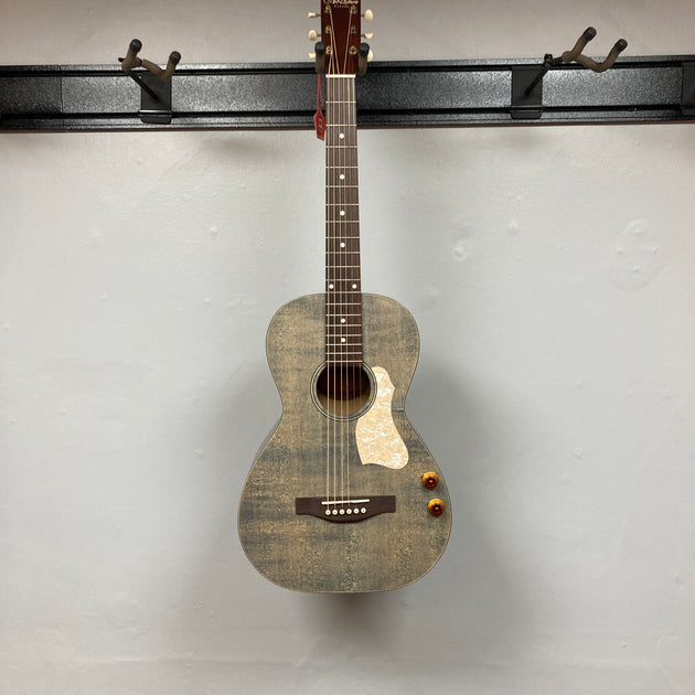 Art & Lutherie Roadhouse Denim Blue Q-Discrete Guitars on