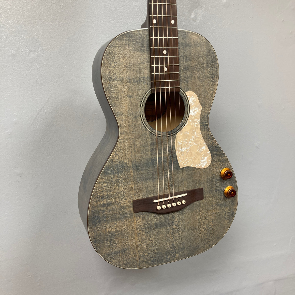 Art & Lutherie Roadhouse Denim Blue Q-Discrete Guitars on