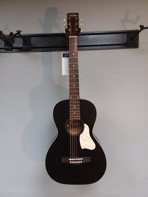 Art & Lutherie Roadhouse Faded Black A/E Parlor