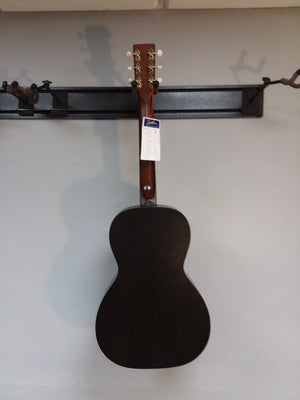 Art & Lutherie Roadhouse Faded Black A/E Parlor