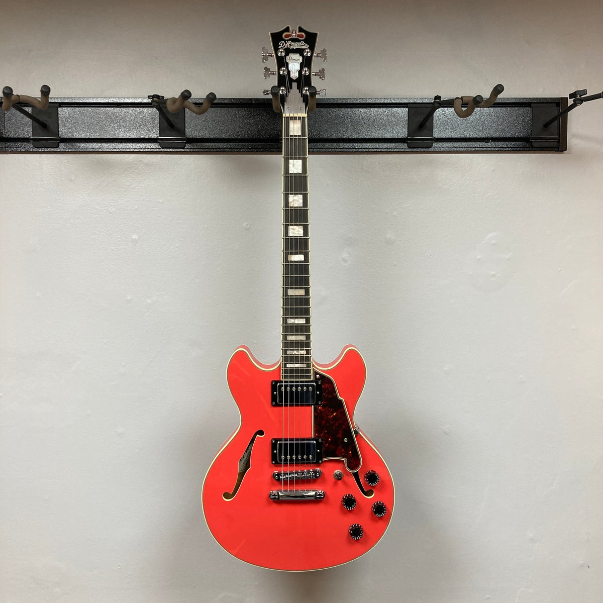 D&#39;Angelico Mini DC  Fiesta Red W/BAG / Consign /USED