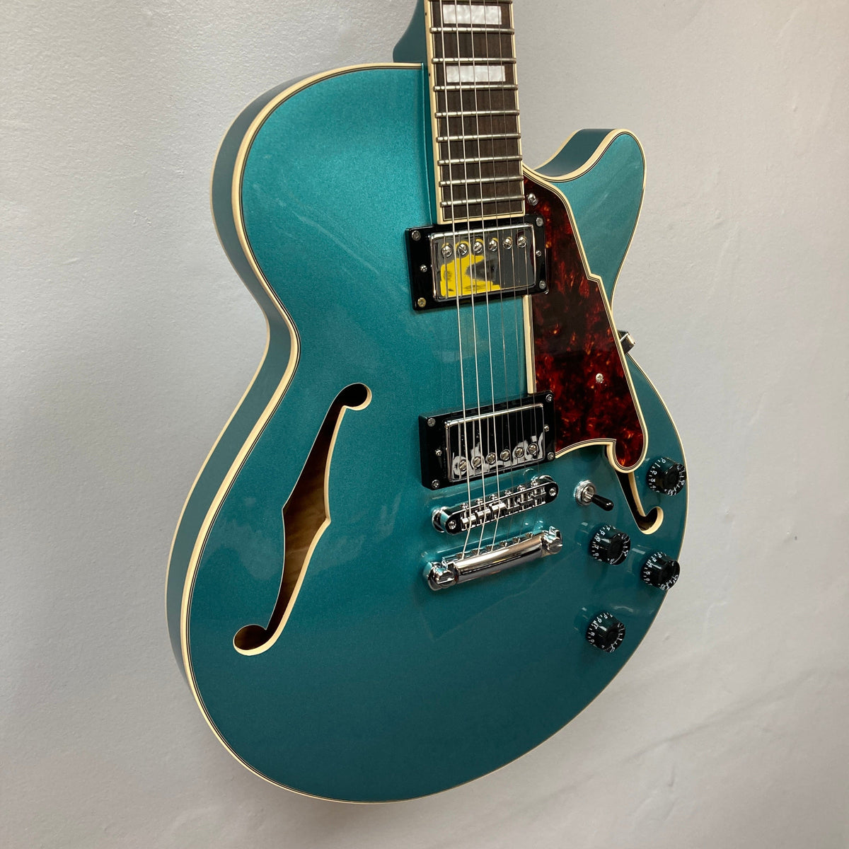 D&#39;Angelico Premier SS Semi-Hollow Guitar (consign)