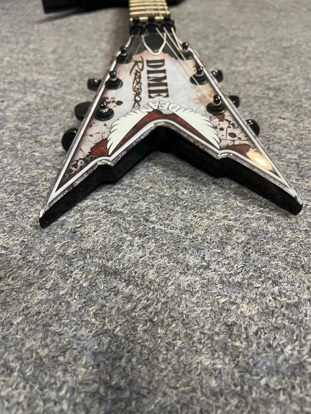 Dean Razorback Rust w/Case USED