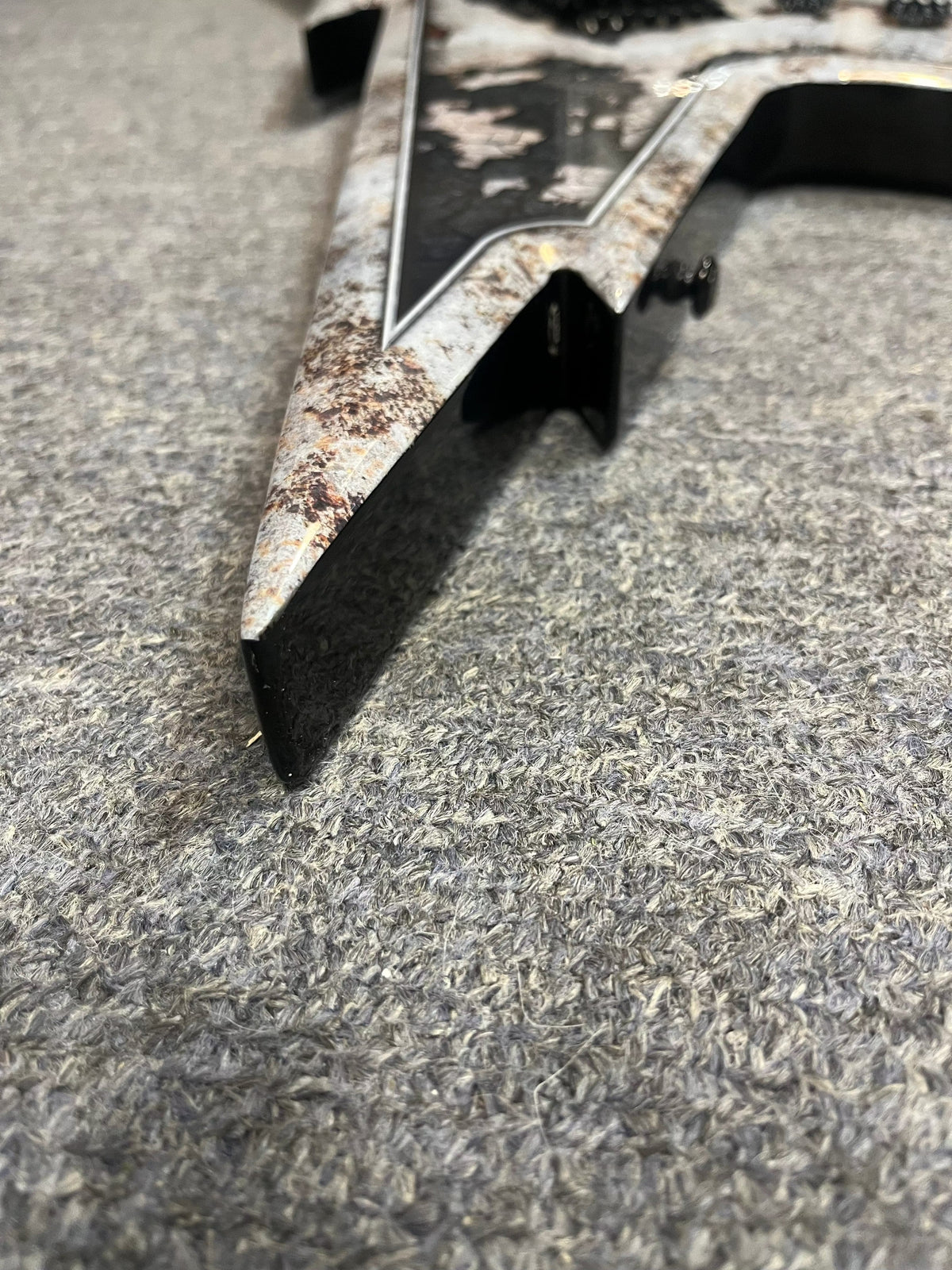 Dean Razorback Rust w/Case USED