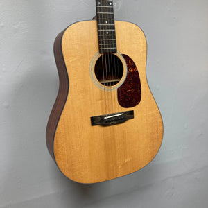 Eastman E1D Dreadnought Natural acoustic guitar with a light solid Sitka spruce top, dark back and sides, and a tortoiseshell-style pickguard.