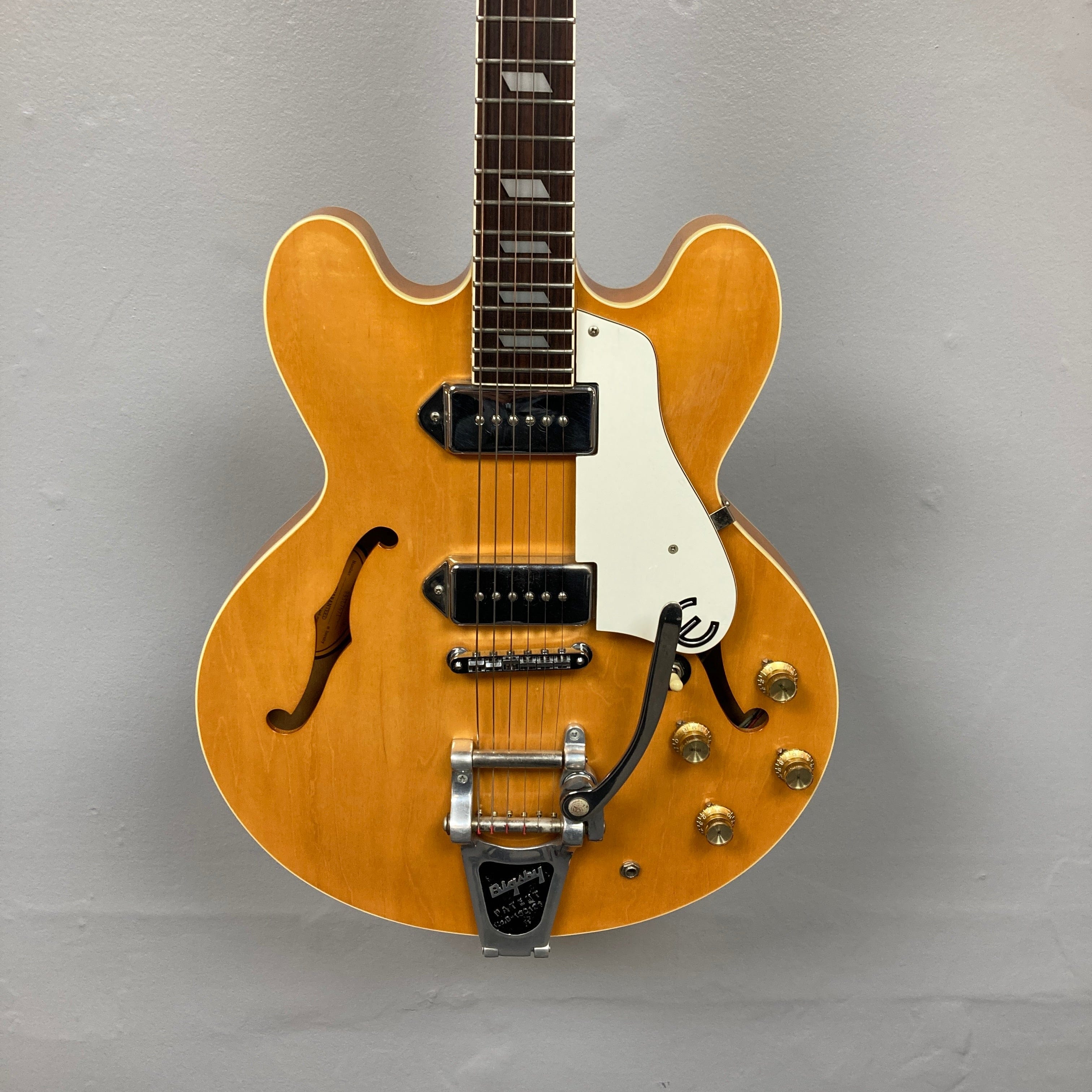 大人女性の Casino Epiphone Reissue Consign w/Case 1995 ギター