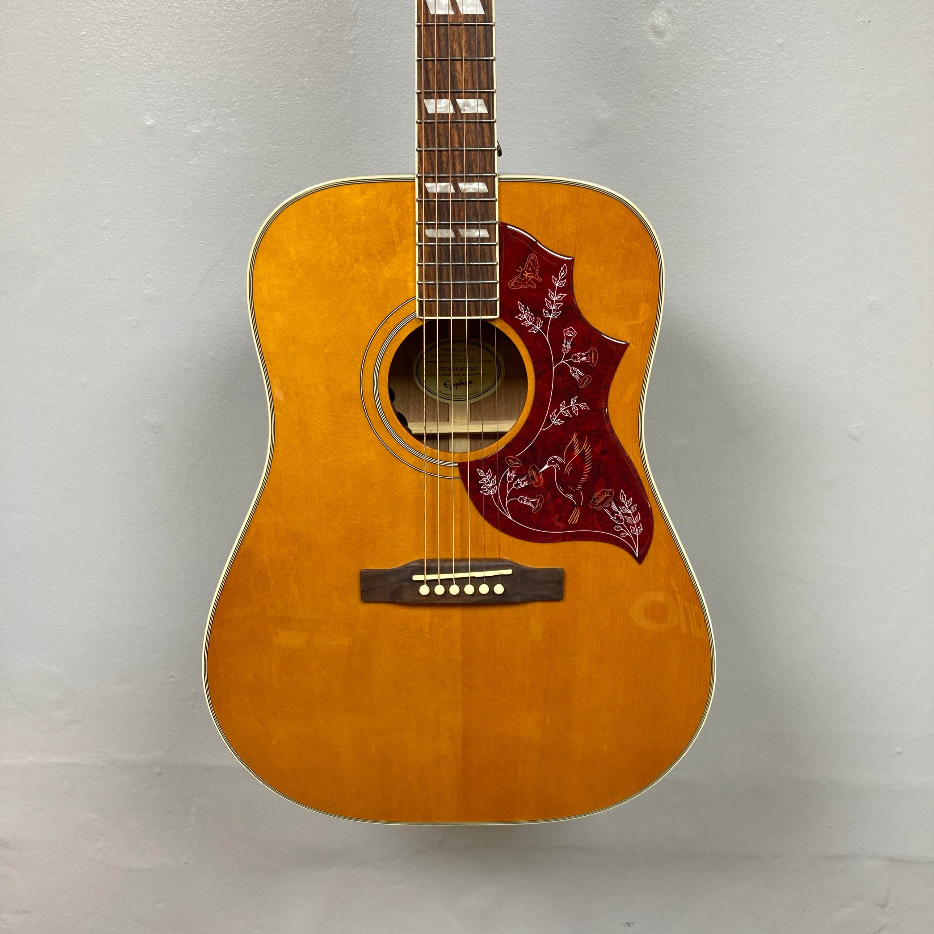 エピフォン Epiphone Hummingbird Artist Epiphone Hummingbird Acoustic Guitar (2020) – Elderly Instruments