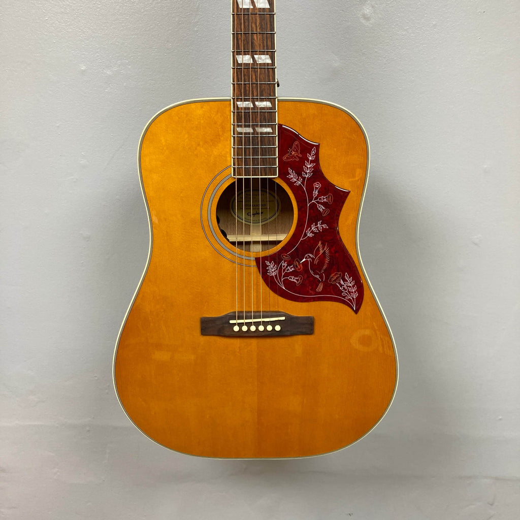 epiphone hummingbird tobacco Studio Tenor Ukulele Its body combines layered mahogany with a select layered spruce top Epiphone Hummingbird EC Studio Limited-Edition