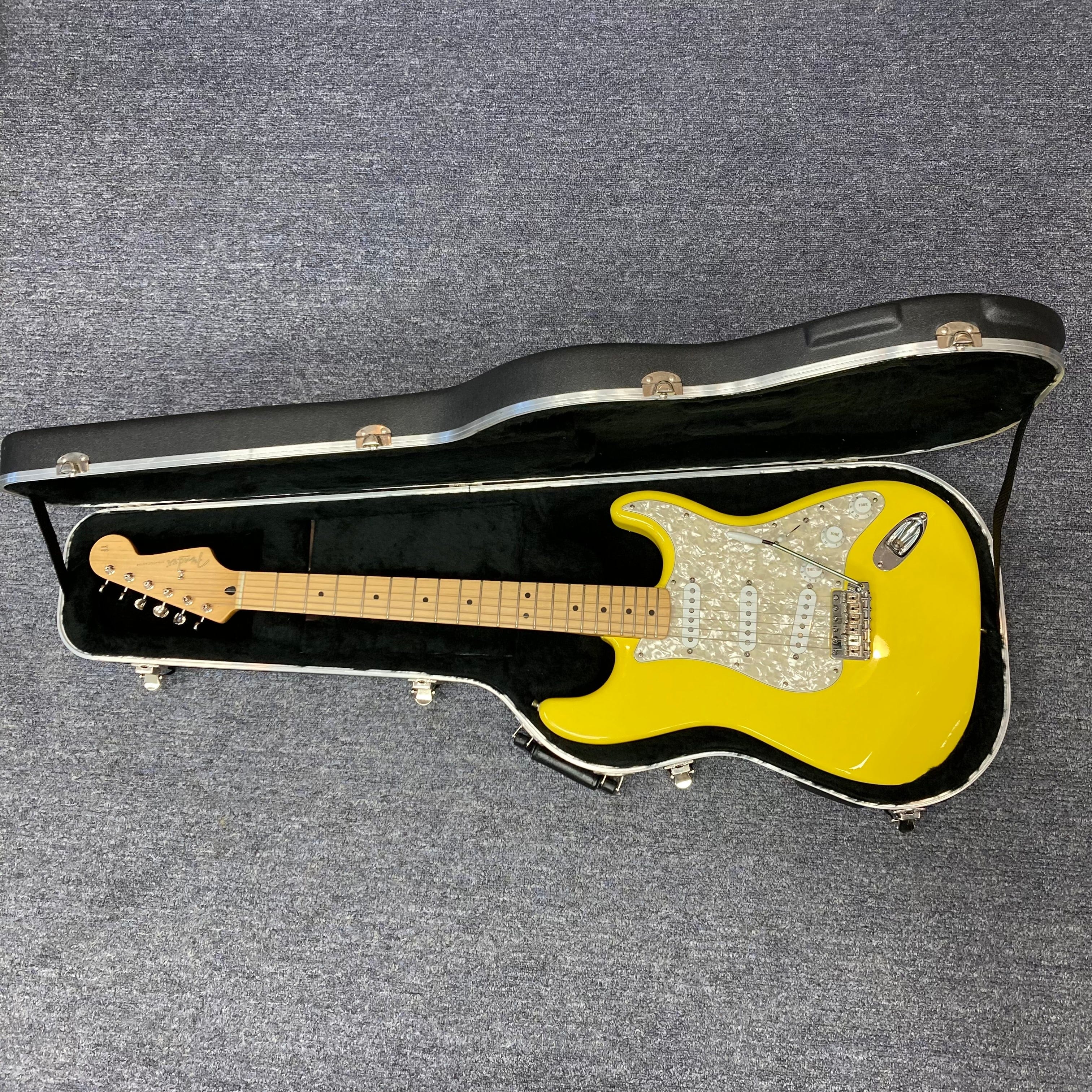 Fender Deluxe Powerhouse Stratocaster MIM Rare Graffitti Yellow w/Case