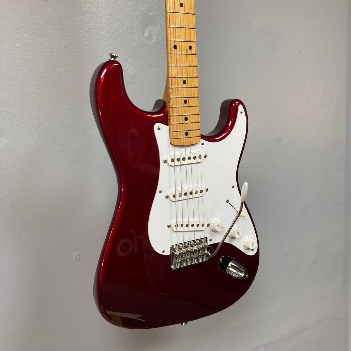 Fender Japan Stratocaster Candy Apple Red 2004 w/Case...